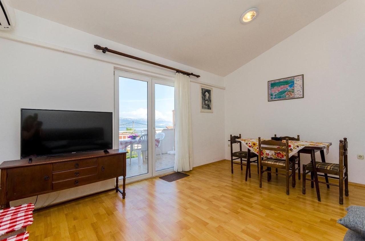 Apartments Milka Slatine Eksteriør bilde